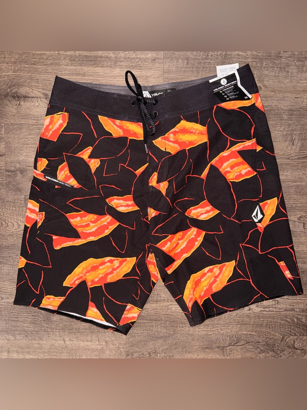 Volcom Bleeding Leaf Mod-Tech Boardshorts Men's